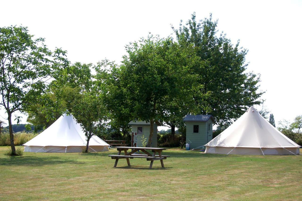 Camping La Foret De Tesse Exterior foto
